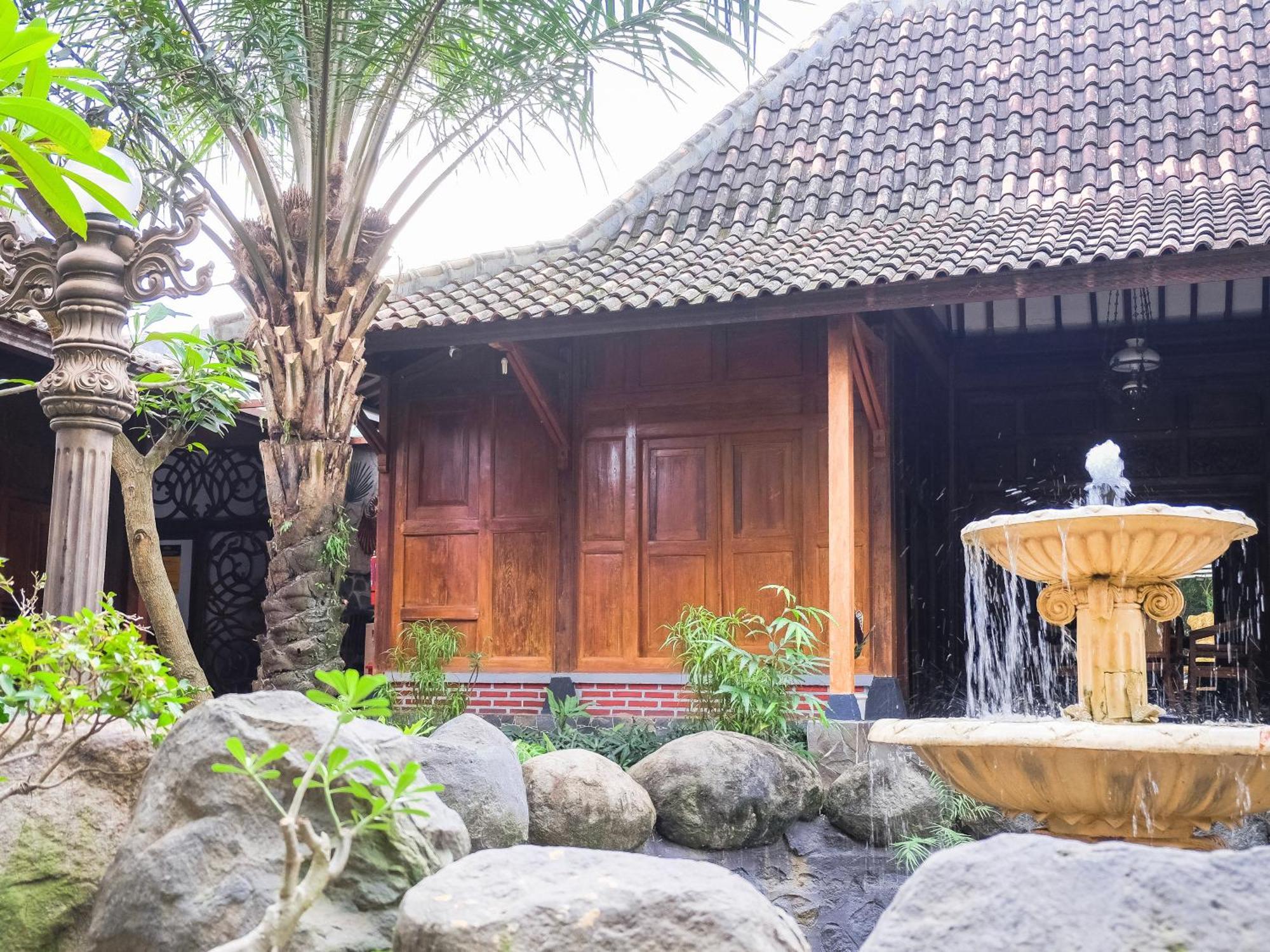 Pendhapa Art Space - Pas Limasan Homestay Prawirotaman المظهر الخارجي الصورة