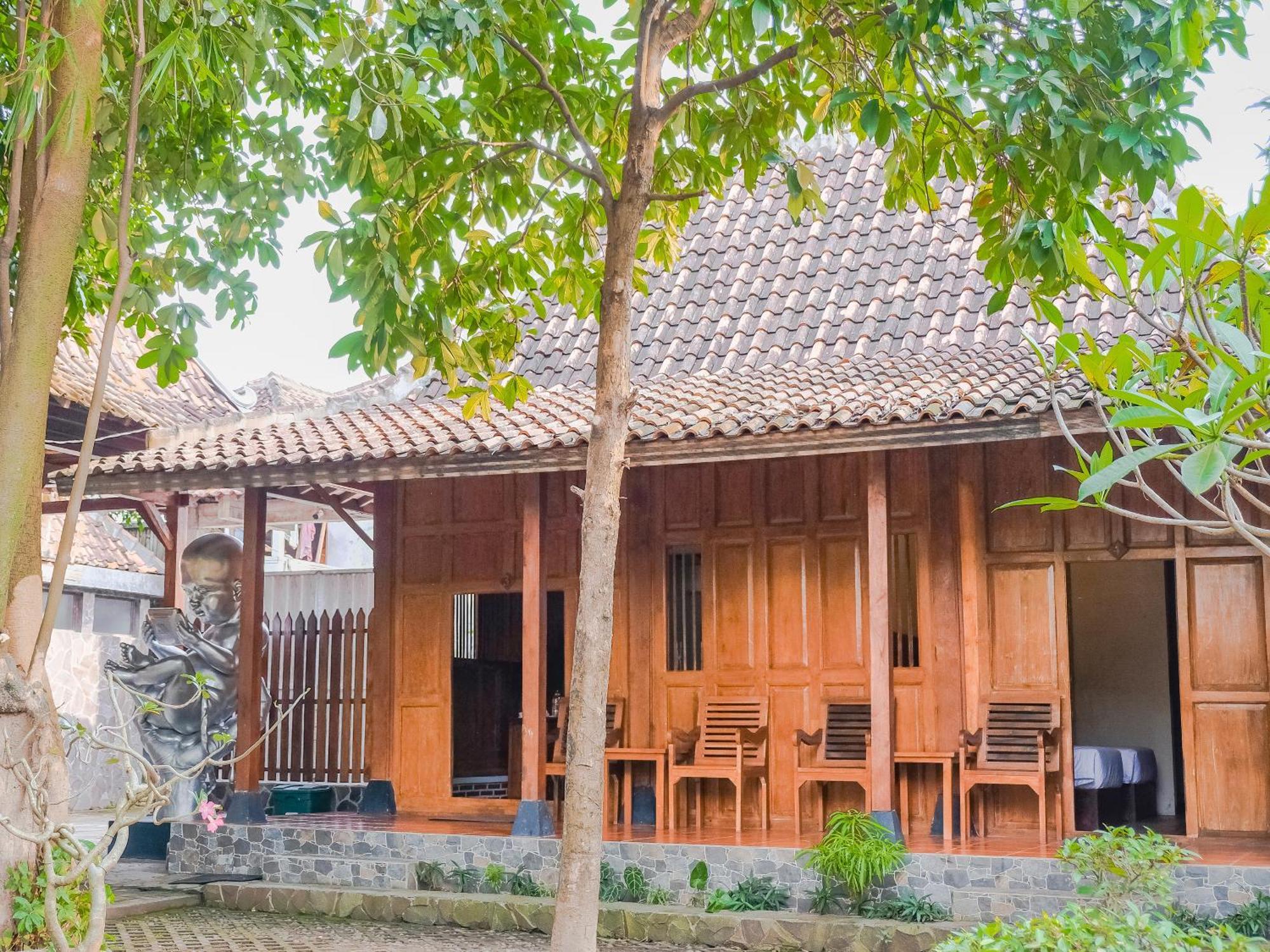 Pendhapa Art Space - Pas Limasan Homestay Prawirotaman المظهر الخارجي الصورة
